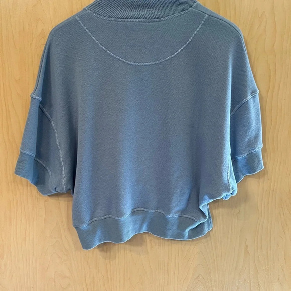 Urban Outfitters BDG Cropped Sweater  - Oversized Small - Like new condition - Picture 3 of 6
